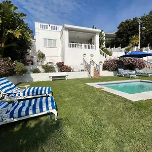 Holiday home On Camps Bay Drive, Cape Town
