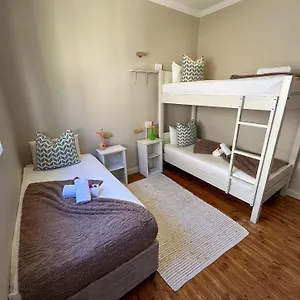 The Big - Luxury Backpackers Hostal